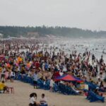 Biển Vũng Tàu kín người trong ngày nghỉ lễ thứ ba